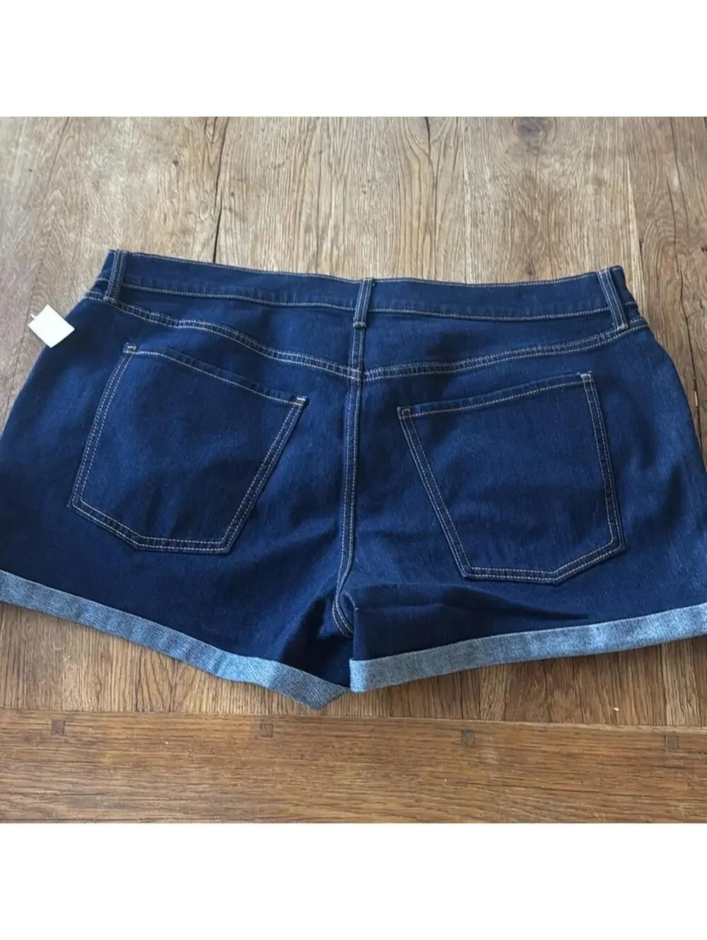 Old navy dark wash mid rise wow shorts size 20